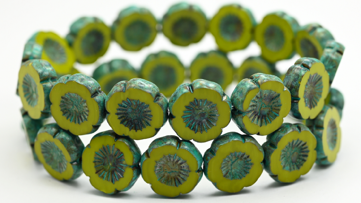 Table Cut Round Beads Hawaii Flowers, Opaque Green Travertin Turqouise Spotted (53400-86-33310), Glass, Czech Republic ~ STRANDED