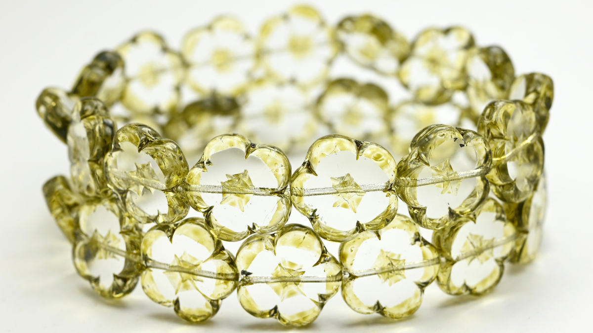 Table Cut Flower Beads, Crystal 34325 (00030-34325), Glass, Czech Republic ~ STRANDED