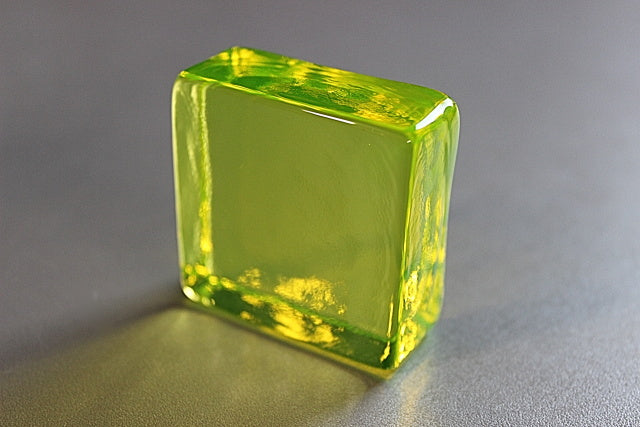 ウランガラス棒(プレス加工)、ガラス、チェコ共和国