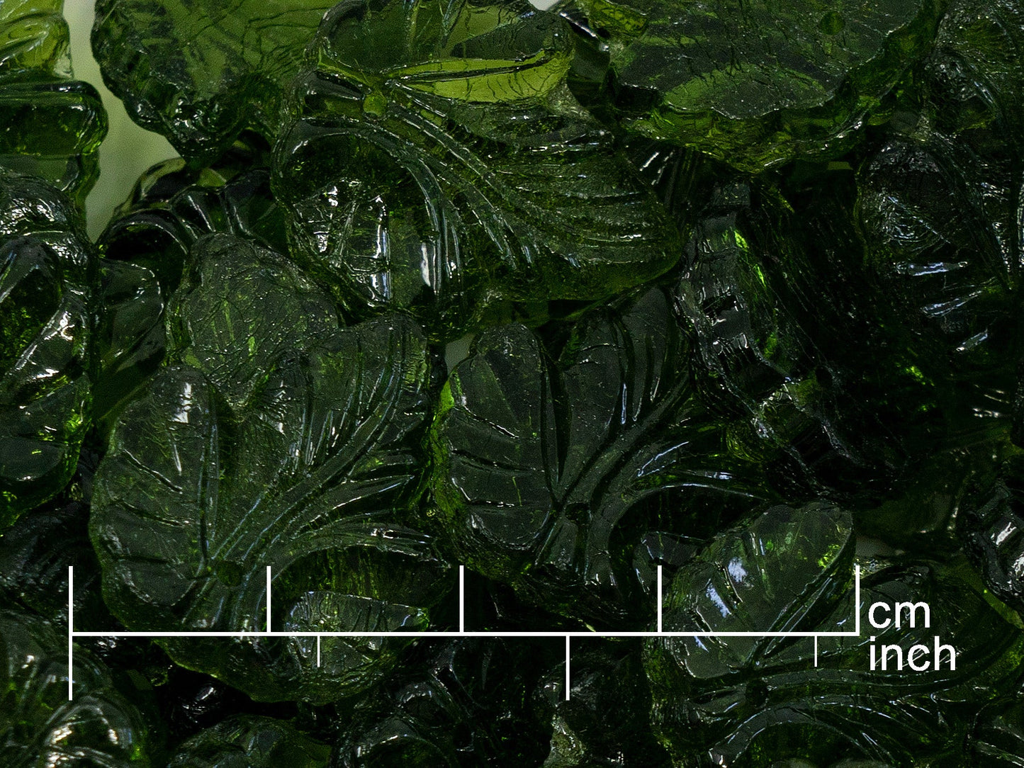 アウトレット 10グラム グレープリーフビーズ、透明グリーン(50100)、ガラス、チェコ共和国