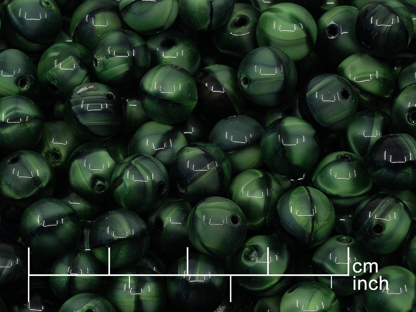 アウトレット 10グラム ラウンドドラックビーズ、マラカイトグリーン(26507)、ガラス、チェコ共和国