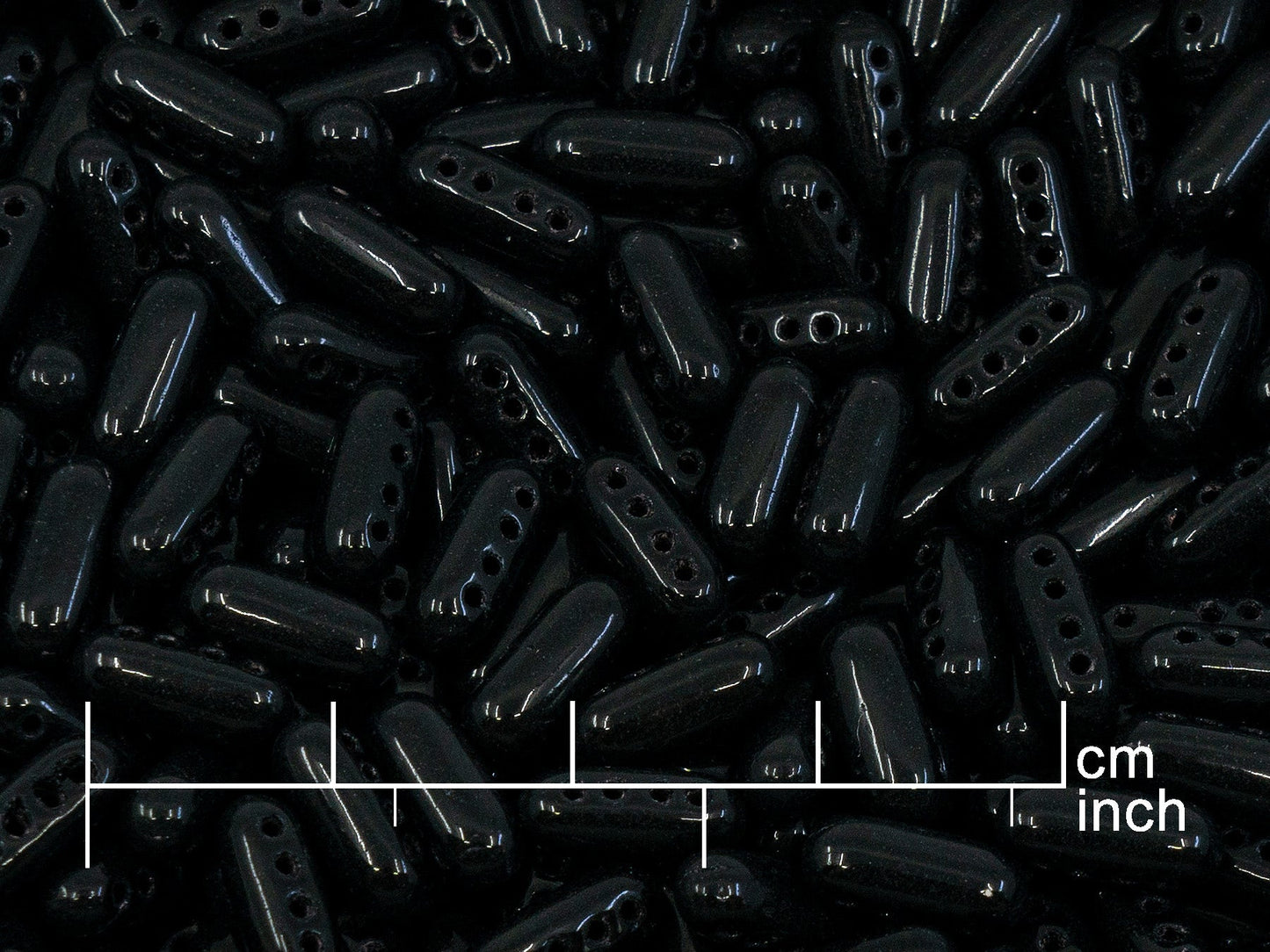 アウトレット 250g チェコガラスビーズ 4 x 10 mm ブラック (111-00329-04x10-23980)