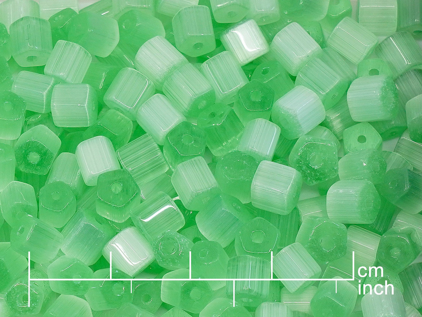 OUTLET 10 grams Atlas Satin Vintage Beads, other x mm, Green (green), Glass, Czech Republic