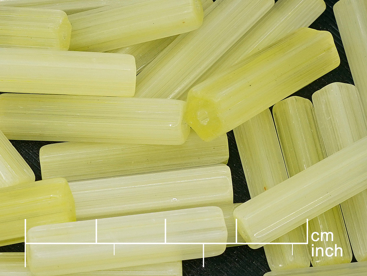 アウトレット 10グラム アトラスサテンヴィンテージビーズ、その他 x mm、イエロー(黄色)、ガラス、チェコ共和国