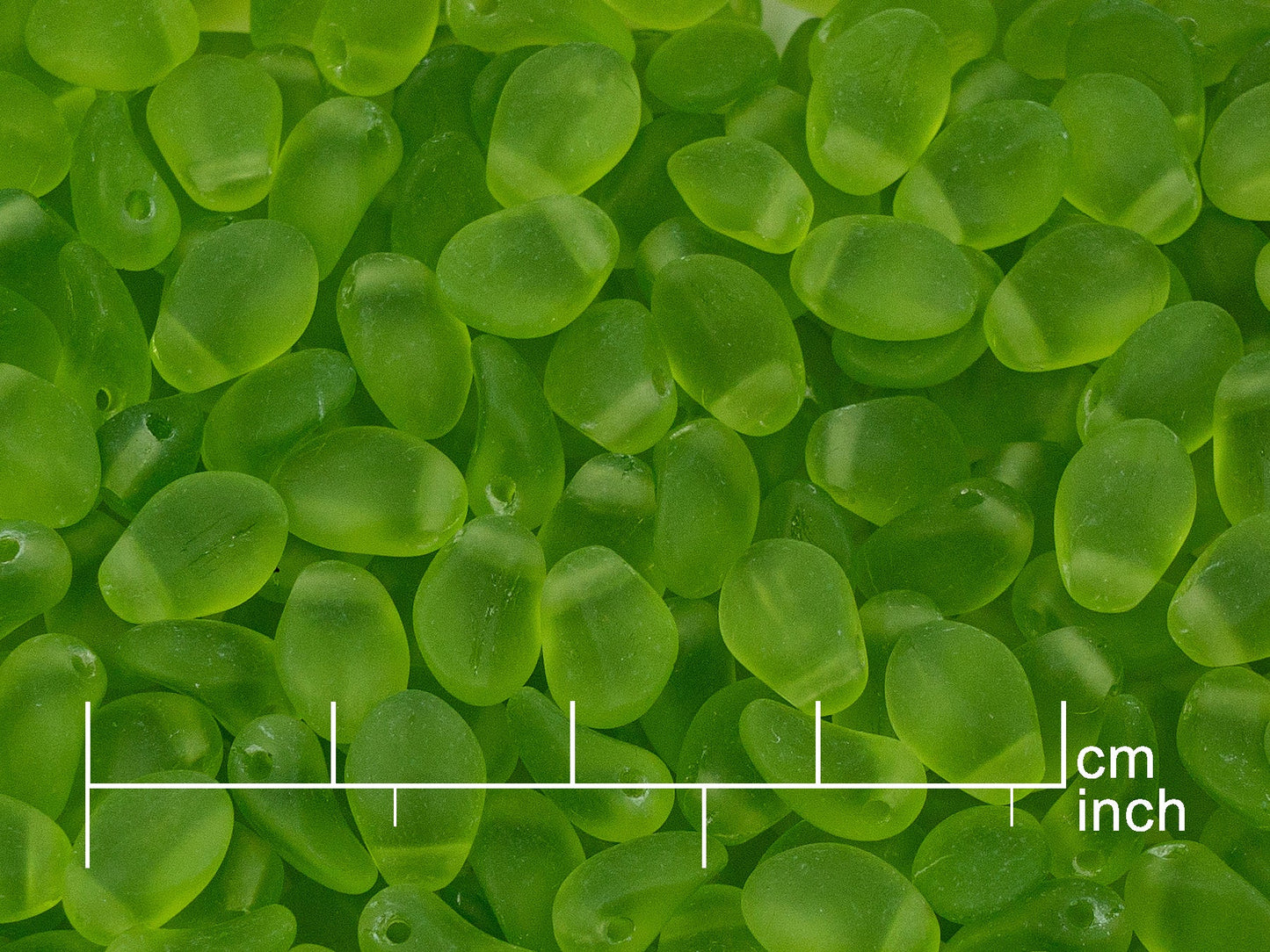 OUTLET 250g Tulip Petal Beads, 6 x 8 mm, Transparent Green Matte (111-69803-06x08-50230-84110)
