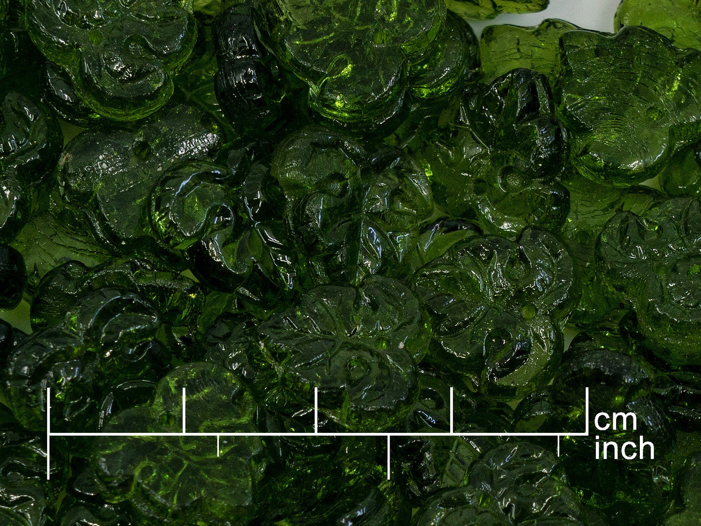 アウトレット 10グラム メルロー グレープリーフ ペンダントビーズ 透明グリーン (50240) ガラス チェコ共和国