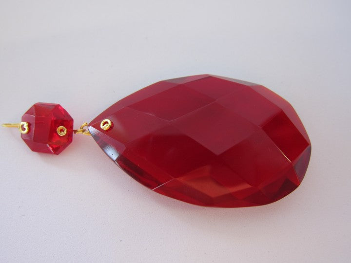 シャンデリアペンダントトリミングティアドロップペア、小さな八角形のクリスタル、赤、チェコボヘミアガラス