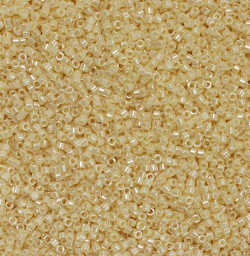 ミユキ デリカ シードビーズ ロカイユ クリスタルアイボリーセイロン (# DB1900) ガラス製 日本製