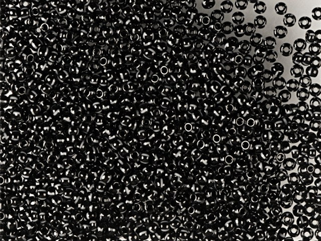 Wholesale (1kg / 500g) Preciosa Ornela Seed Beads, Round Hole, Loose, White Stripes On Black (23300), Glass, Czech Republic, OUTLET
