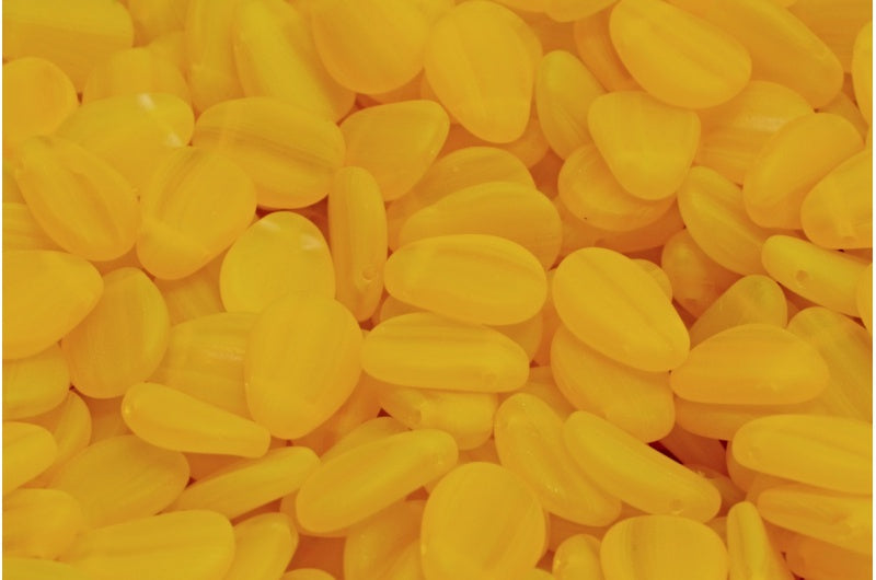 OUTLET 10 克银莲花花瓣珠,8 x 11 毫米,蛋白石黄色哑光 (81220-84100),玻璃,捷克共和国