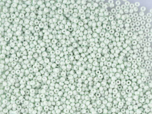 1 kg プレシオサ オルネラ シードビーズ コーティング 丸穴 ばら売り グリーン 1 染色チョークホワイト (03263) ガラス チェコ共和国 アウトレット