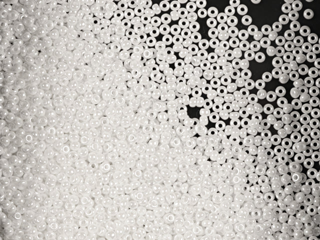 1 kg Preciosa Ornela 2-Cut Rocaille, Loose, Chalkwhite, Sfinx (46102), Glass, Czech Republic, OUTLET