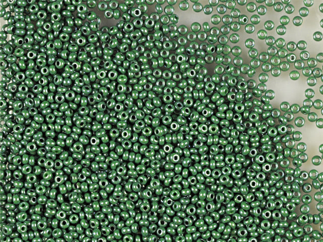 1 kg プレシオサ オルネラ シードビーズ コーティング 丸穴 ばら売り 不透明グリーン ブルー光沢 (53233) ガラス チェコ共和国 アウトレット
