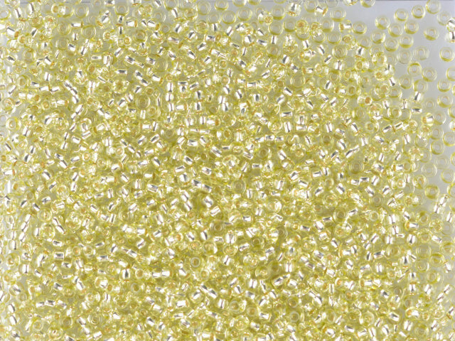 1 kg プレシオサ オルネラ シードビーズ コーティング 丸穴 ルース グリーン 1 染色クリスタル シルバーライン (78253) ガラス チェコ共和国 アウトレット