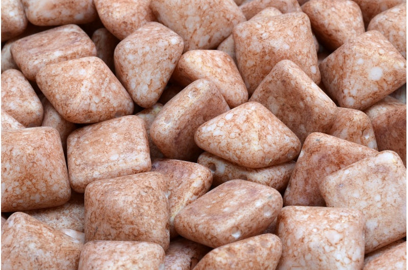 ピラミッドスタッドビーズ、ホワイトマットラスタールビー(02010-84100-14497)、ガラス、チェコ共和国