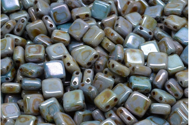 2穴プレスタイルビーズ、ホワイトステイン、ラスターブルー(02010-65431)、ガラス、チェコ共和国