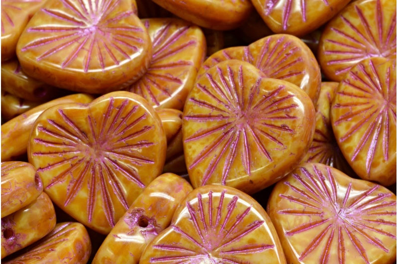 キウイハートビーズ、不透明ピンクトラバーチンピンク裏地(74020-86800-43807)、ガラス、チェコ共和国