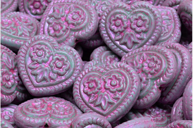 フォークロアの花のビーズがあしらわれたハート、ターコイズピンクのライン入り(63130-43807)、ガラス、チェコ共和国