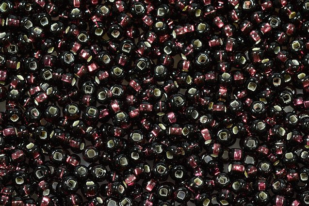 プレシオサ・オルネラ・ロカイユ ラウンドシードビーズ、ダークアメジスト、シルバーライン(27080)、ガラス、チェコ共和国