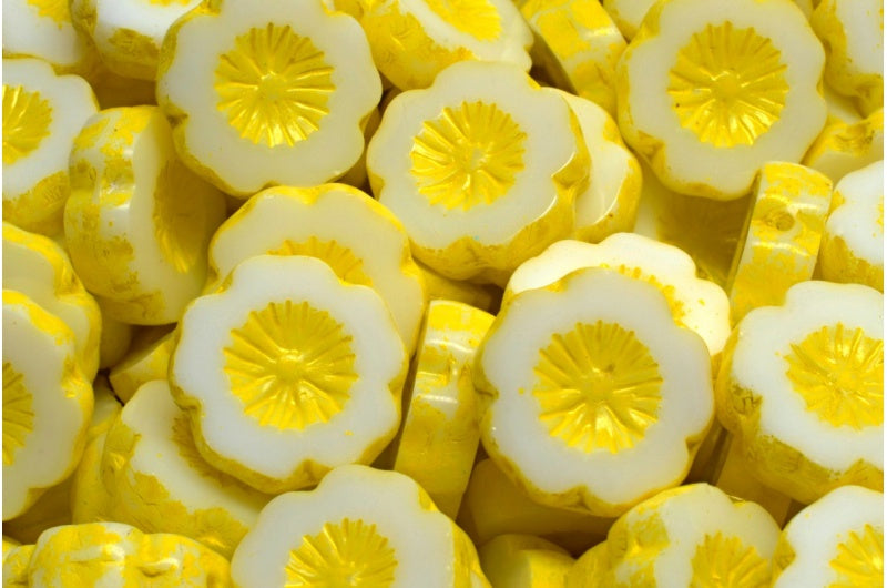 OUTLET 10 grams Table Cut Hawaii Flower Beads, 14 x 14 mm, White Beige Yellow Spotted (02010-33303), Glass, Czech Republic