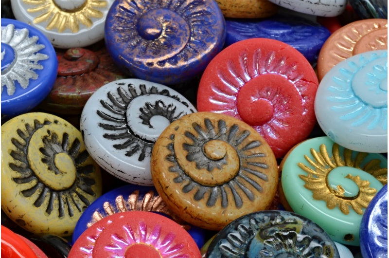 OUTLET 10 grams Fossil Shell Beads, 18 x 18 mm, 1 Mixed Colors (00001-mix), Glass, Czech Republic