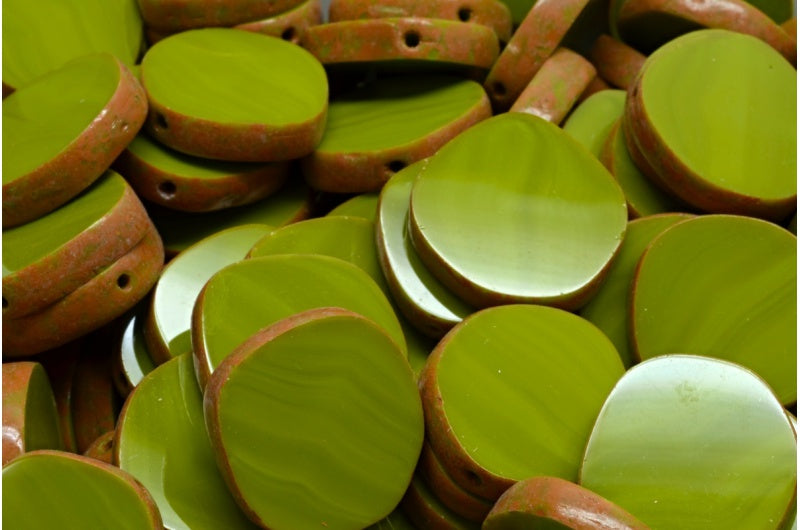 アウトレット 10グラム テーブルカット 8エッジデザインビーズ、15 x 15 mm、グリーンオレンジスポット(53420-33302)、ガラス、チェコ共和国