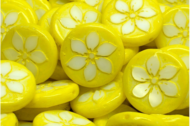 桌切硬币花珠,粉笔白米黄色斑点(03000-33303),玻璃,捷克共和国