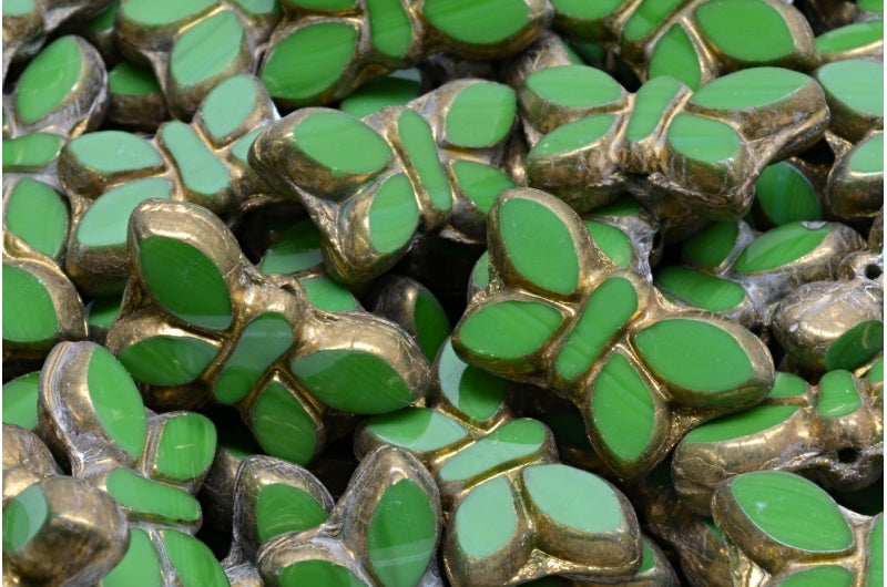 テーブルカットバタフライビーズ、不透明グリーン真鍮(53330-90215)、ガラス、チェコ共和国