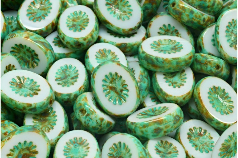 テーブルカットのキウイビーズ、ホワイトトラバーチンターコイズスポット(02010-86800-33310)、ガラス、チェコ共和国