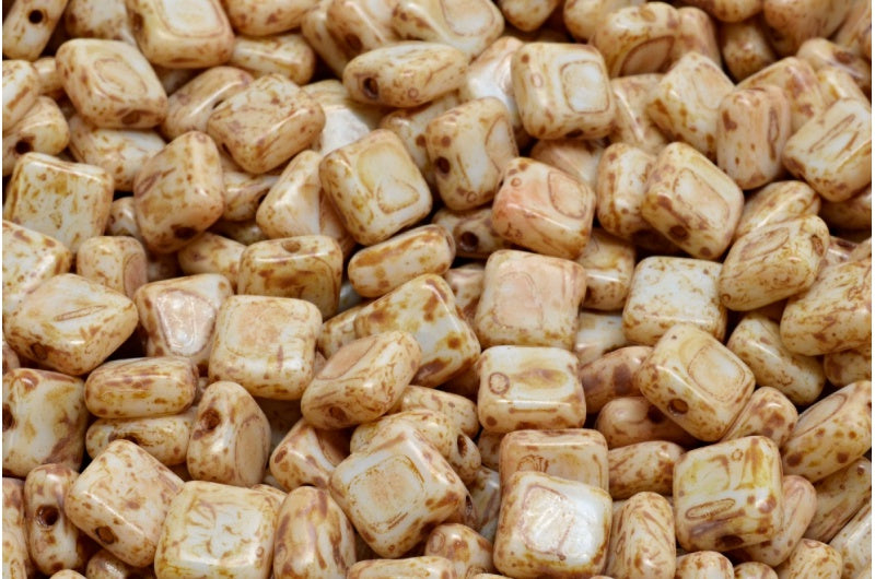 Square Beads, White Travertin Beige Travertin Spotted (02010-86800-33301), Glass, Czech Republic
