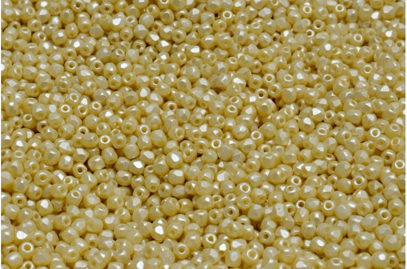 ファセット加工の丸型ファイヤーポリッシュビーズ、クリーム色にチョークホワイトのレーザーエッチング装飾(03000-25039)、ガラス、チェコ共和国