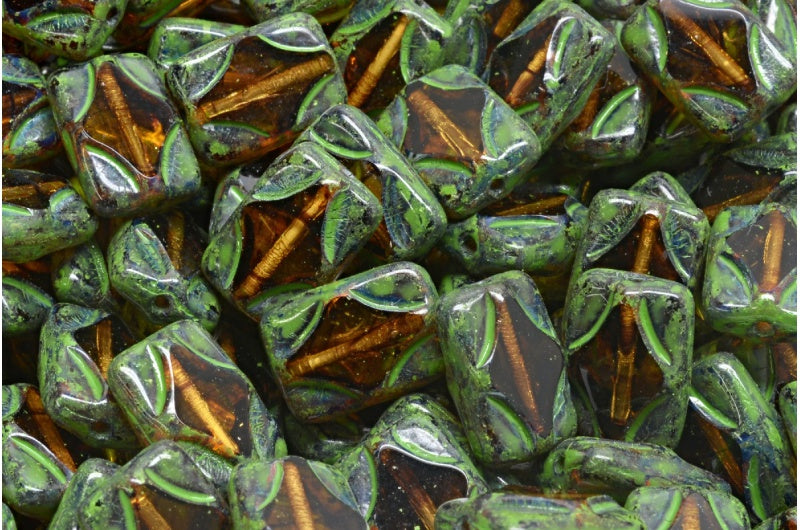 テーブルカットの長方形ビーズ、オレンジに茶色の線、トラバーチングリーンの斑点(18016-86800-33311)、ガラス、チェコ共和国