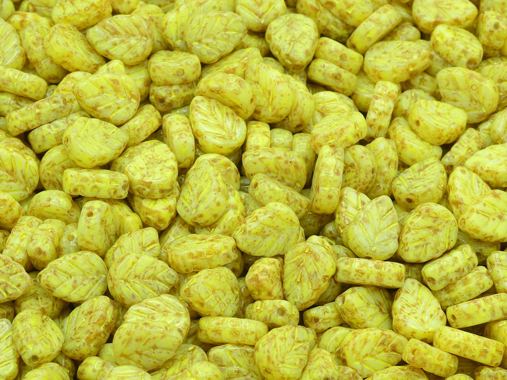 Mint Leaf Beads, Chalk White Travertin Beige Yellow Spotted (03000-86800-33303), Glass, Czech Republic