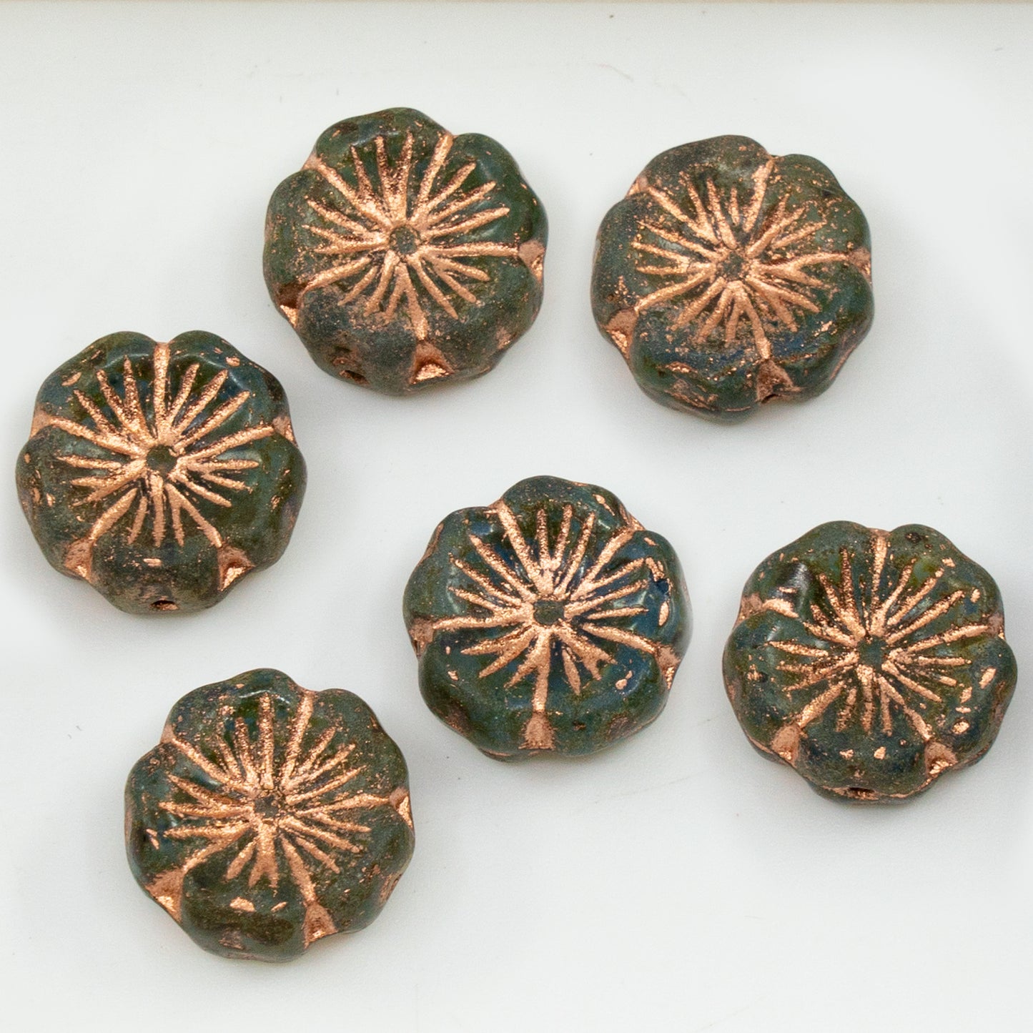 OUTLET 10 grams Hawaiian Flower Beads, 14 x 14 mm, Travertin Copper Lined (86800-54200), Glass, Czech Republic
