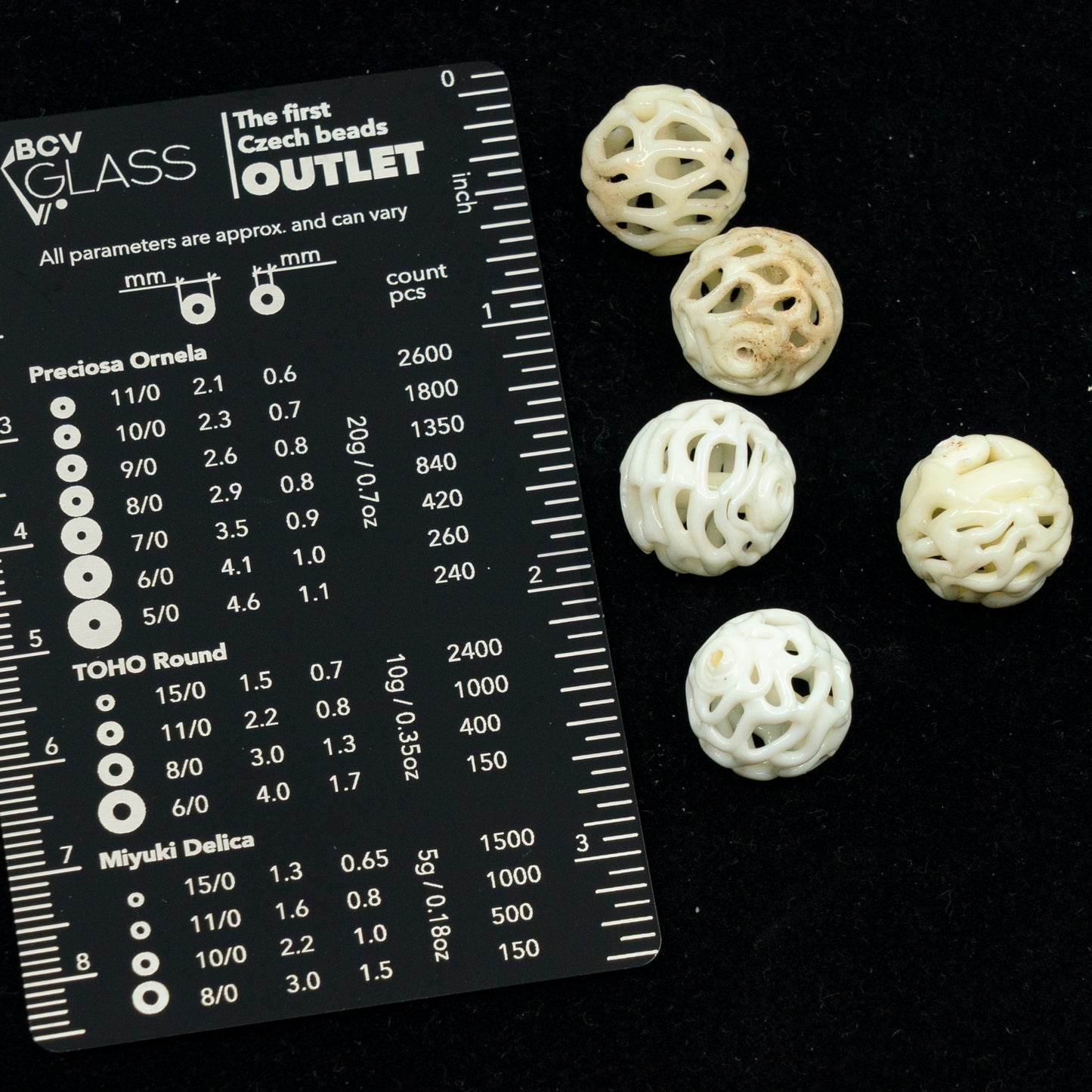 VINTAGE OUTLET チェコ共和国製 ガラス ホワイトウラニウム 手作り ランプワーク レース ラウンドビーズ 14x14mm 1個 アンティーク