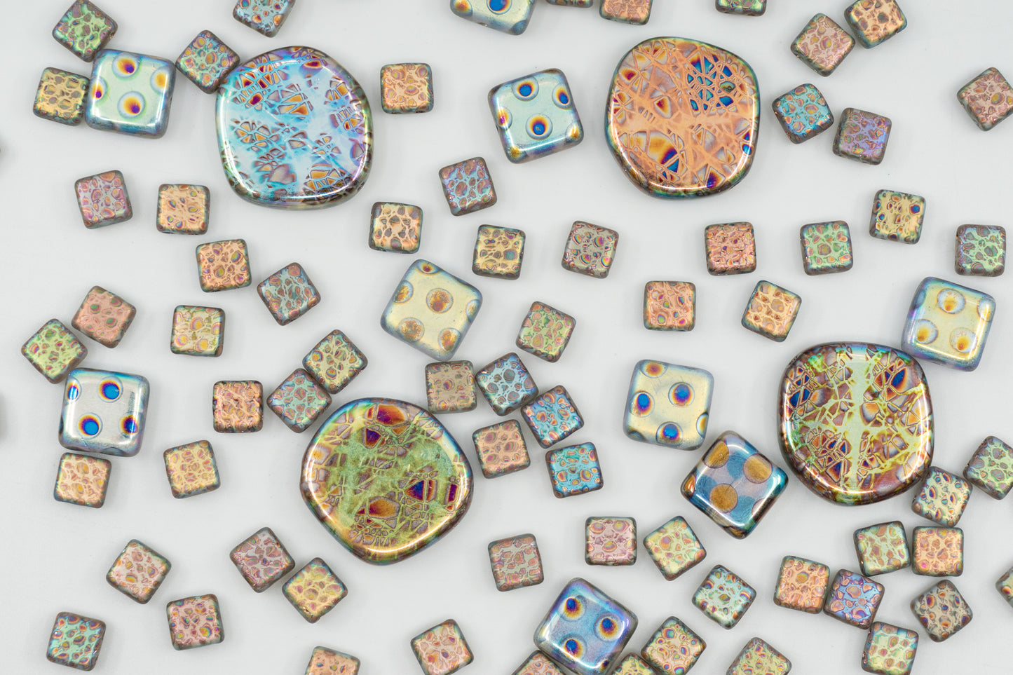 独特的捷克波西米亚玻璃压珠混合,浅蓝色 AB Sliperit,图案、哑光和光泽,FAN-03