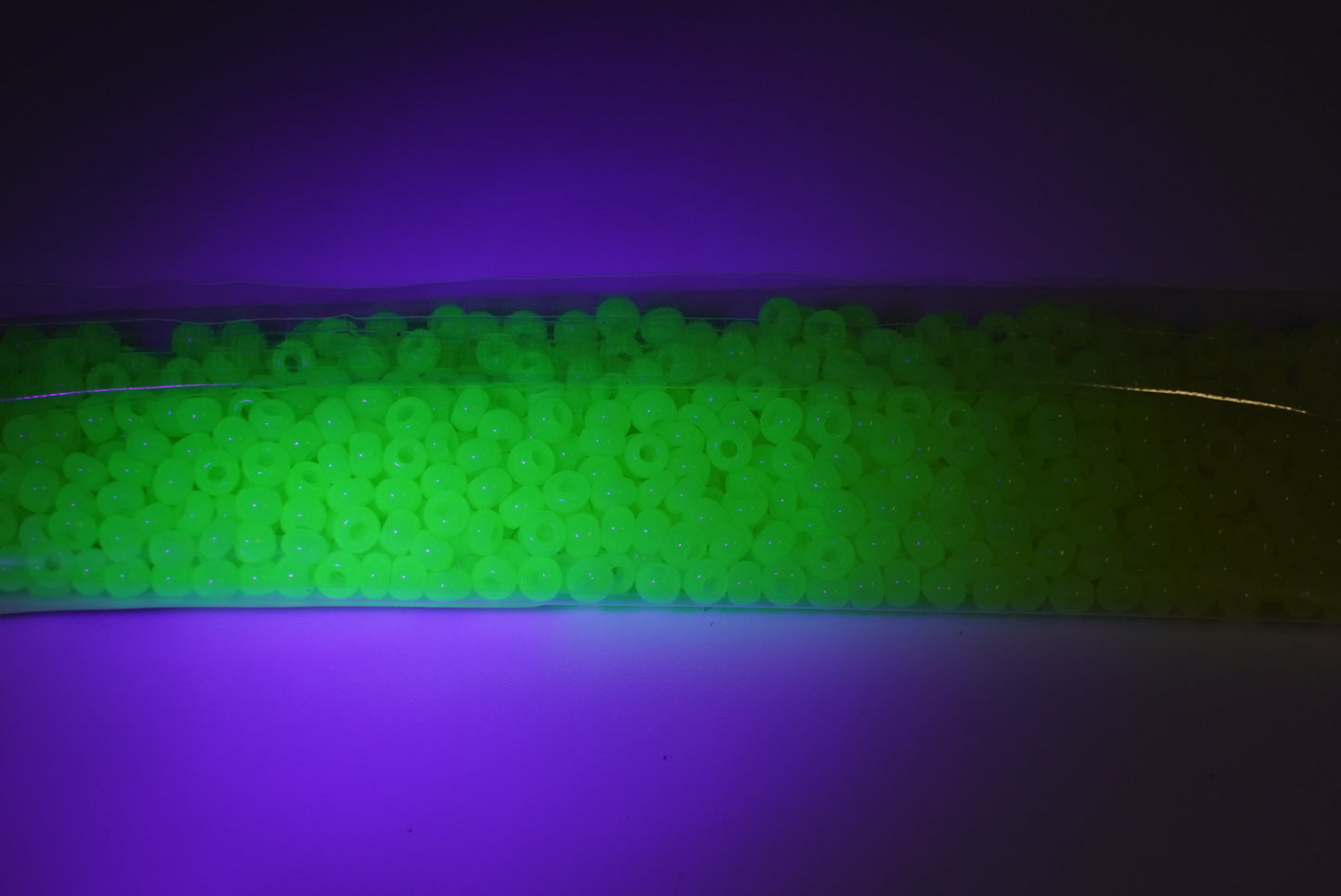 OUTLET 10 克 Preciosa Ornela 种子珠,圆孔,散装,9/0,蛋白石黄 (82000),玻璃,捷克共和国