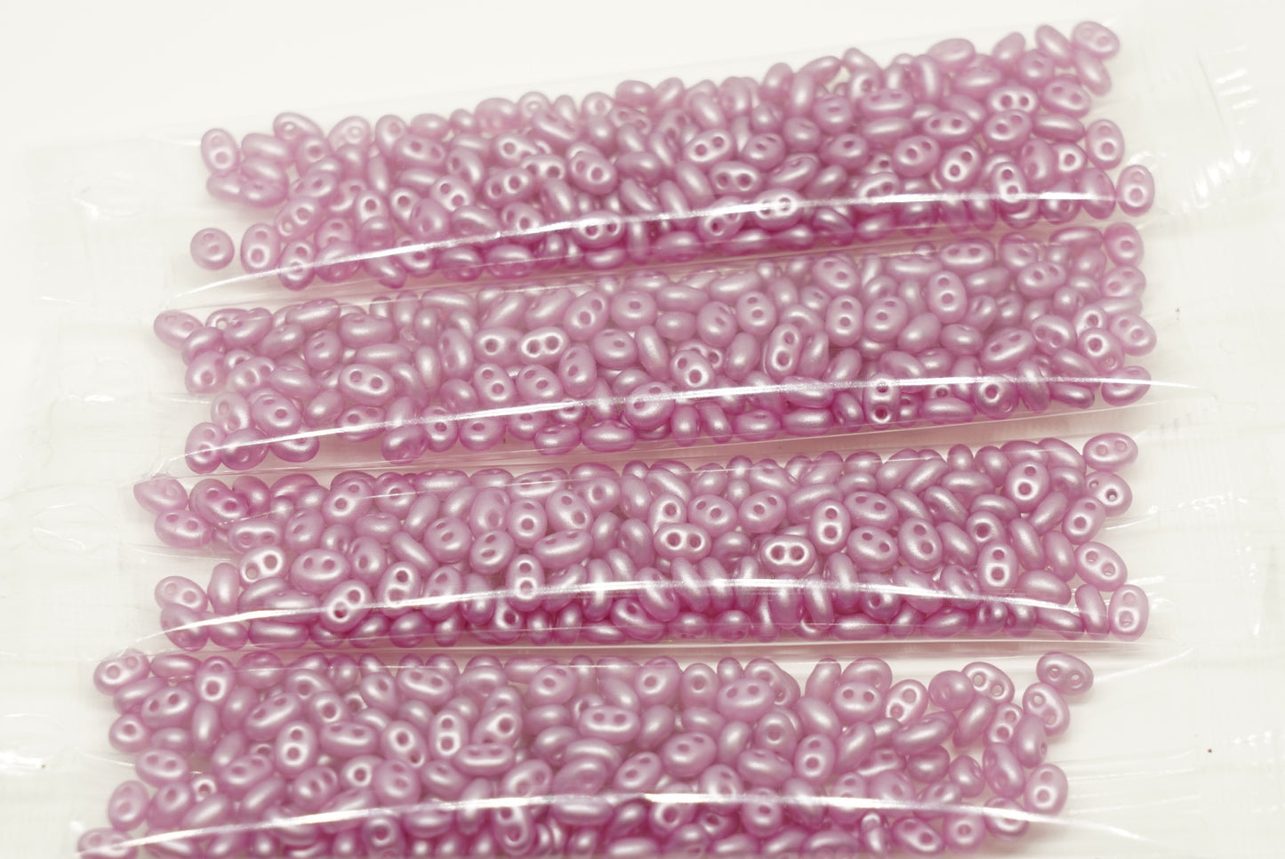 OUTLET 10 克 Preciosa 双 2 孔种子珠(类似 Superduo),圆孔,散装,2.5 x 5 毫米,淡珍珠浅紫色 (00050-77725),玻璃,捷克共和国
