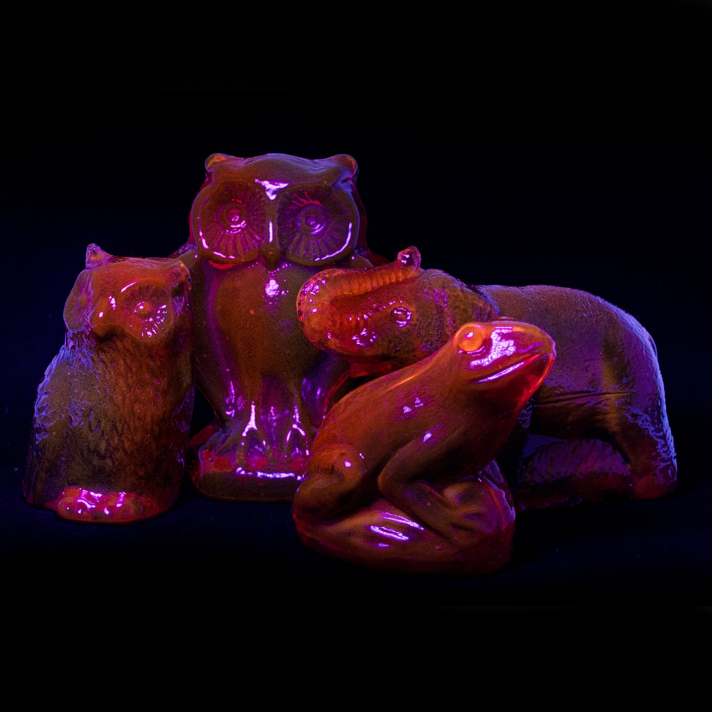 Cadmium Red Glass Statuette - Big Owl - Glow Under UV light