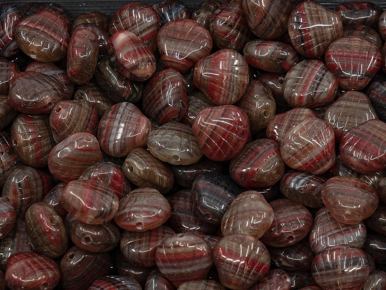 OUTLET Small Flat Shell Beads, 8x7 mm, Glass, Czech Republic