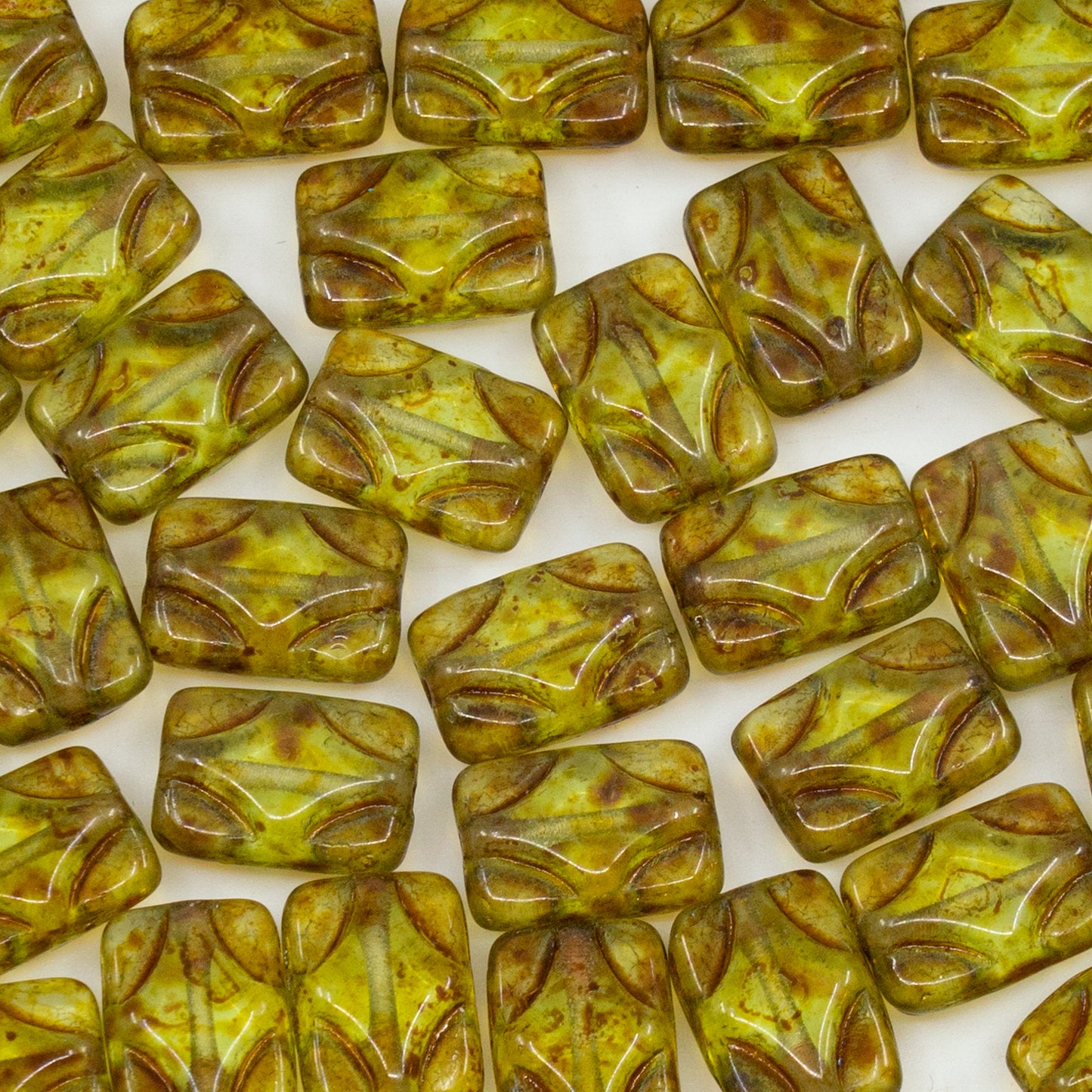 OUTLET 250克/50克压制珠,12 x 8毫米,透明绿色洞石(50500-86800),玻璃,捷克共和国