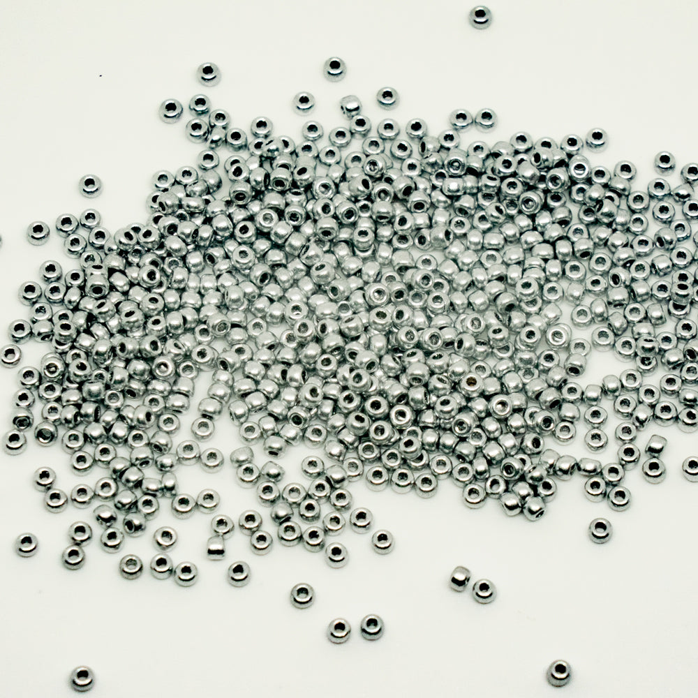 OUTLET 10 grams Preciosa Ornela Seed Beads, Round Hole, Loose, 14/0, Silver Matte (01700), Glass, Czech Republic