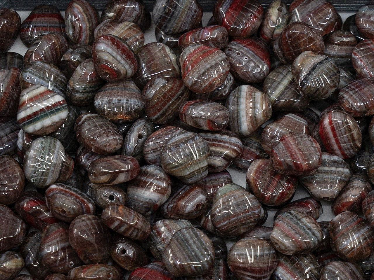 OUTLET Small Flat Shell Beads, 8x7 mm, Glass, Czech Republic