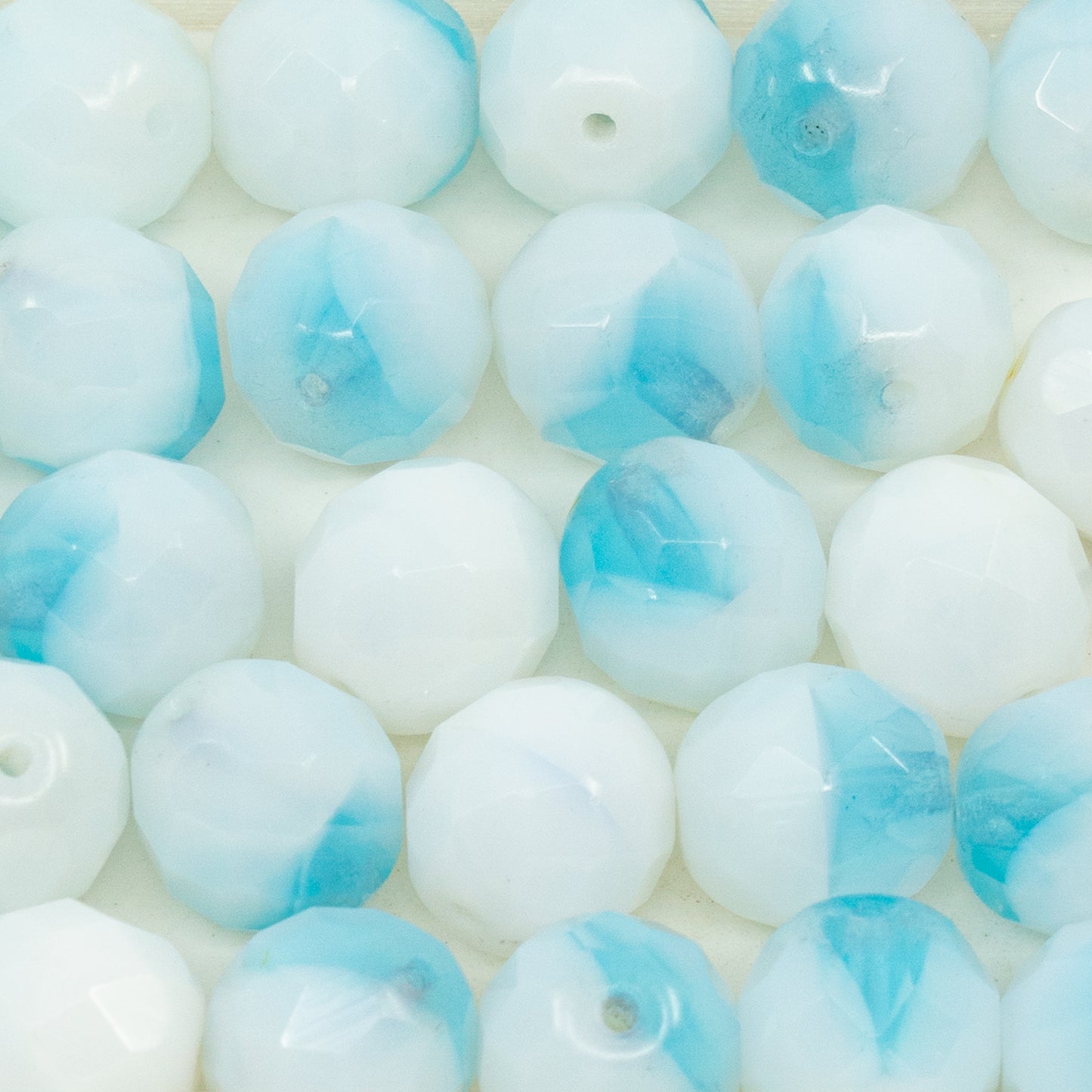アウトレット 10グラム ファセットラウンドファイアポリッシュビーズ、12 x 12 mm、ホワイトブルー(ホワイトブルー)、ガラス、チェコ共和国