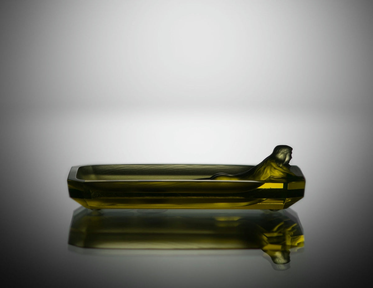 Woman Bathing – Uranium Art Glass, Czech Republic, OUTLET