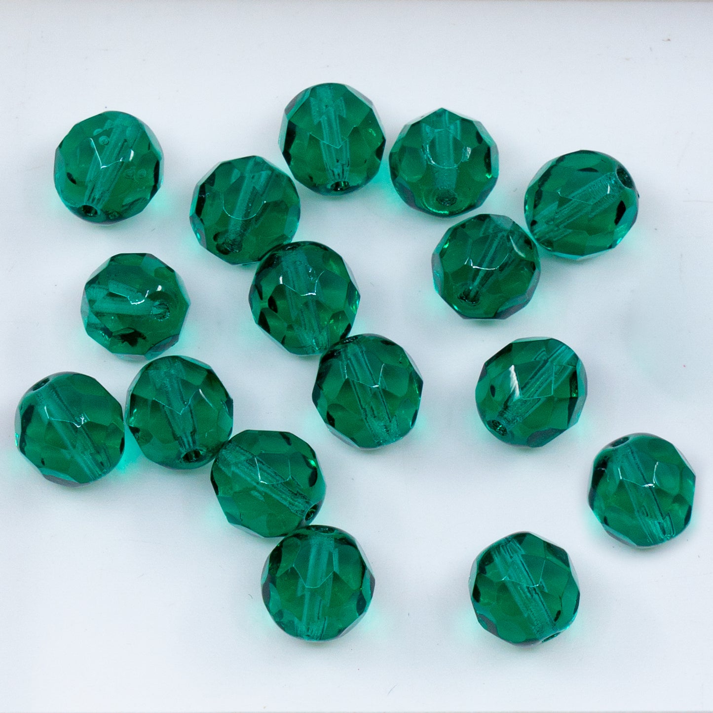 OUTLET 10 grams Faceted Round Fire Polished Beads, 8 x 8 mm, Transparent Green Emerald (50730), Glass, Czech Republic