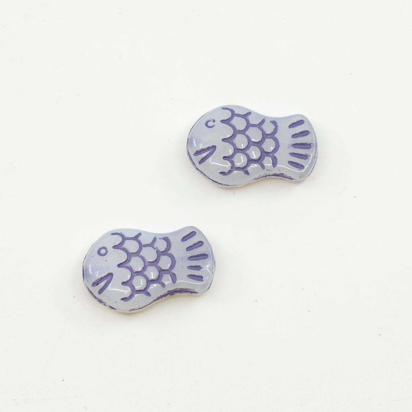 OUTLET 10 grams Fish Pressed Beads, 19 x 12 mm, White 40725 (02010-40725), Glass, Czech Republic