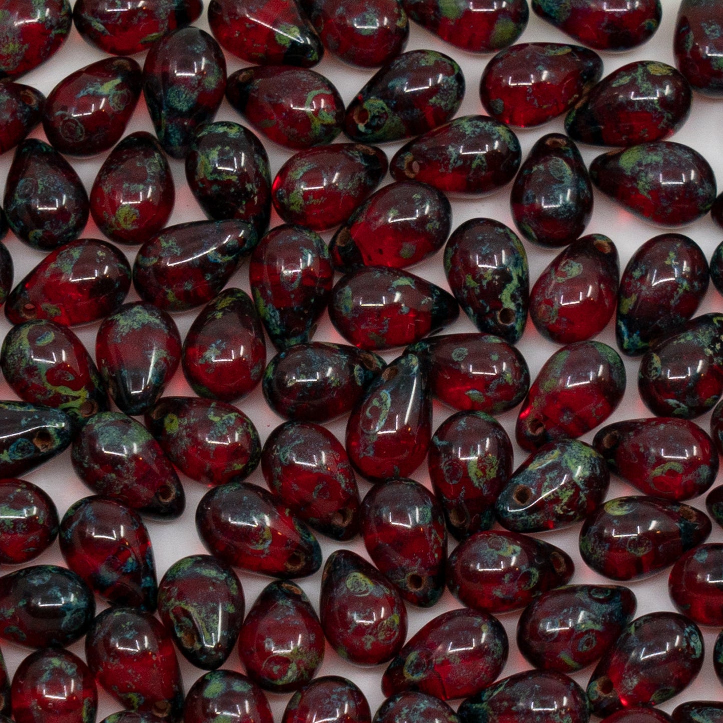 アウトレット 250g/50g ドロップビーズ、6 x 9 mm、ルビーレッドトラバーチン(90080-86800)、ガラス、チェコ共和国