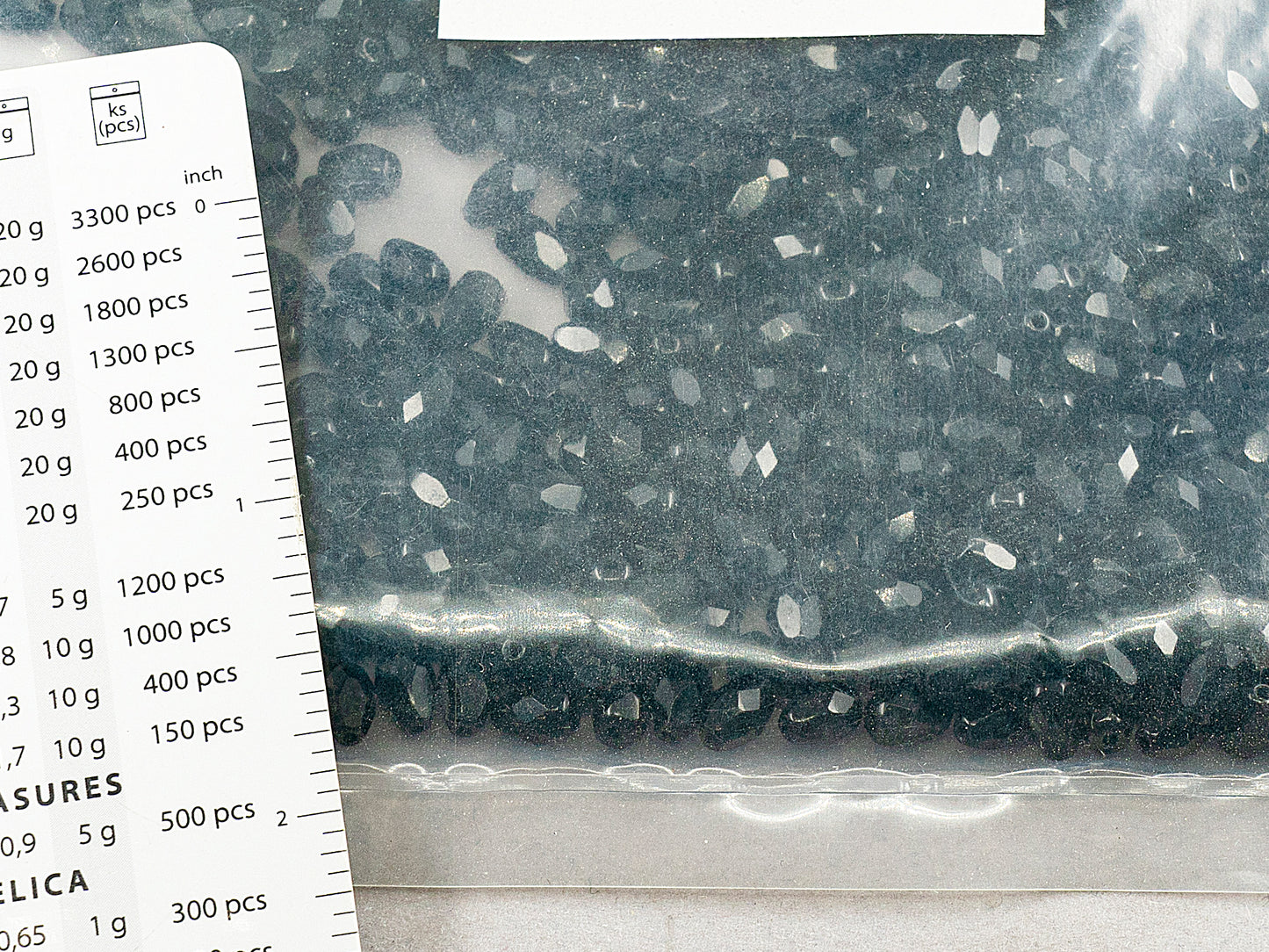 アウトレット 250g ファセット加工 ファイアポリッシュ オーバルビーズ ペアシェイプ 7 x 5 mm ブラック (23980) ガラス製 チェコ共和国