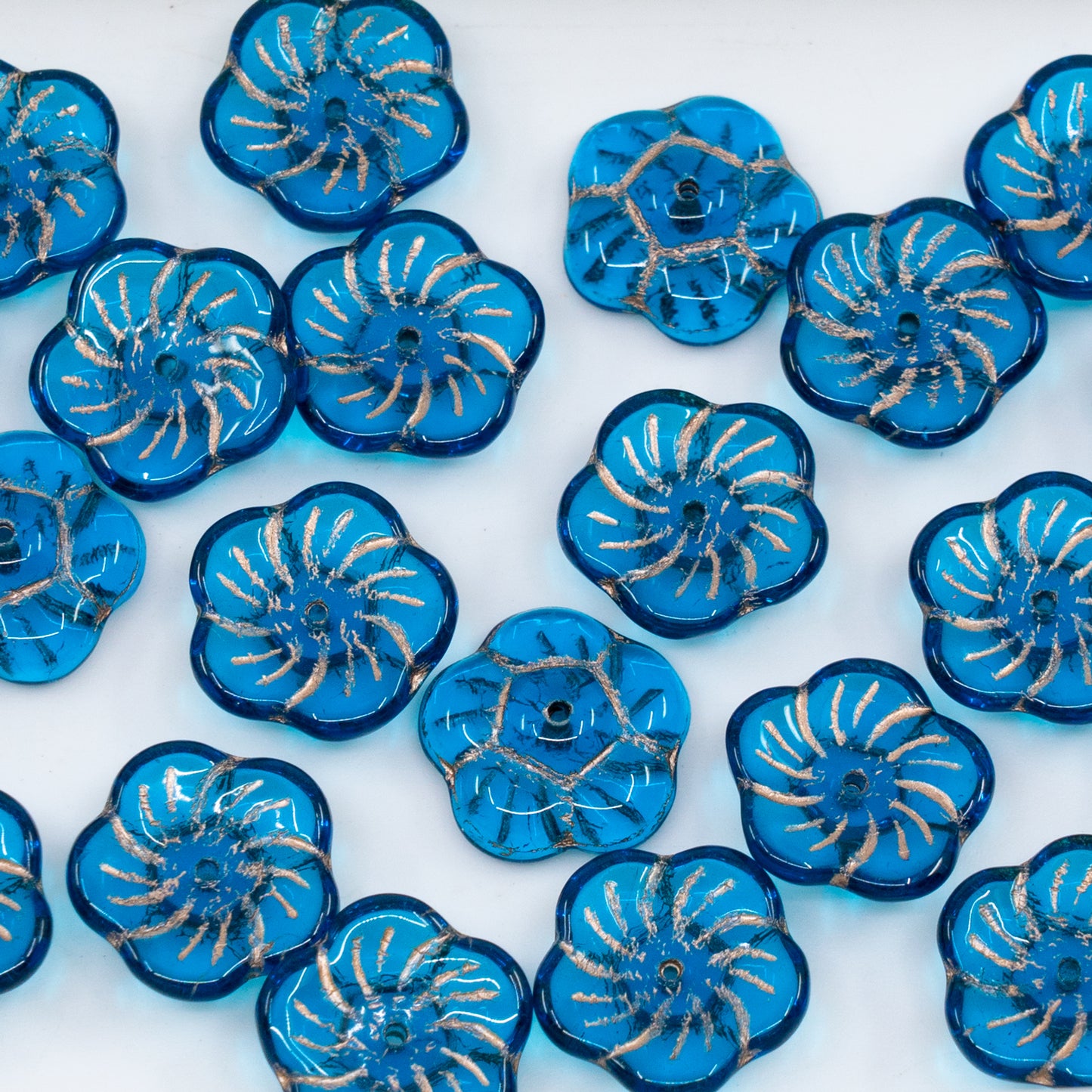 OUTLET 250g/50g Flat Flower Beads, 12 x 12 mm, Cobalt Blue Copper Lined (60070-54200), Glass, Czech Republic